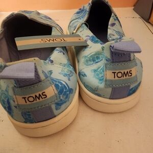 NEW TOMS slide on shoes, size 4.